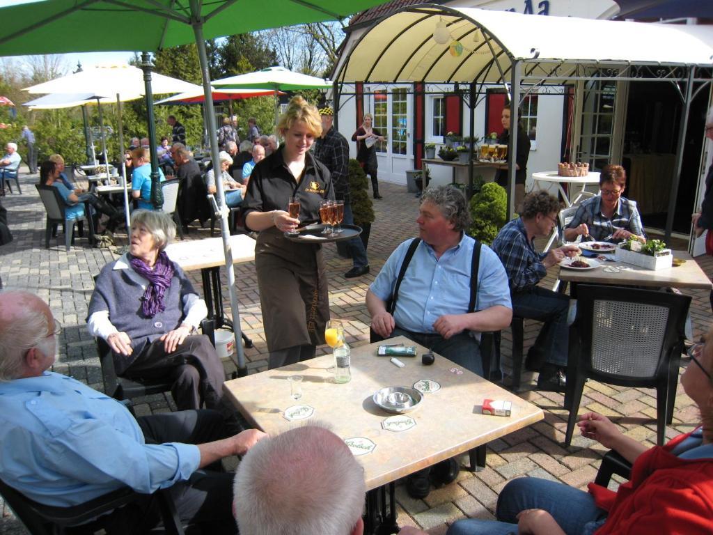 Vakantiepark De Bronzen Eik Sellingen エクステリア 写真