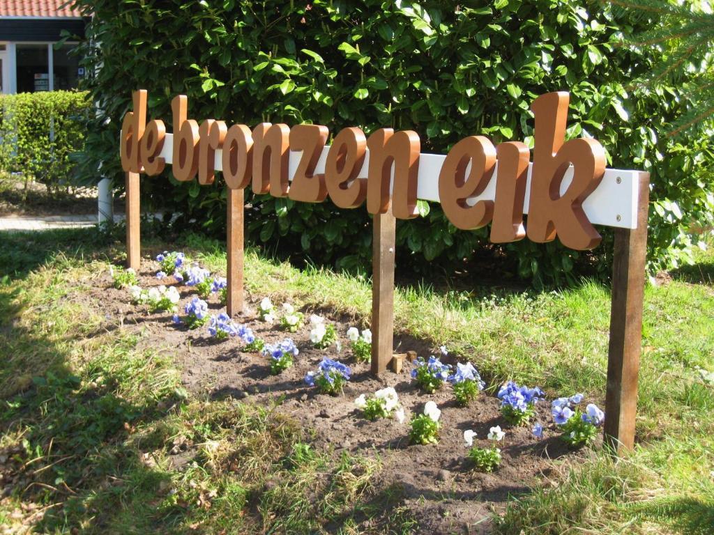 Vakantiepark De Bronzen Eik Sellingen エクステリア 写真
